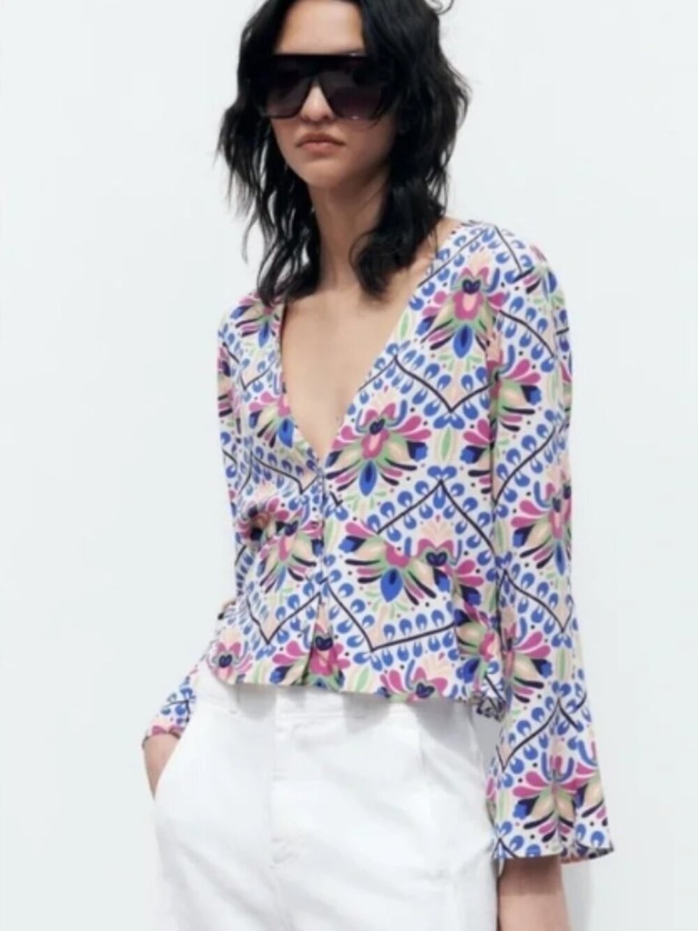 Zara Bell Sleeve Printed Blouse Size Medium Multicolored Floral Pattern V-Neck